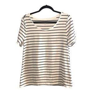 Reitmans Striped Short Sleeve Organic Cotton Tee White
Black Stripes